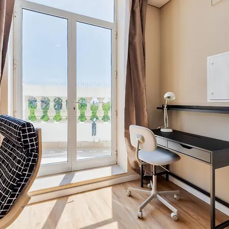 Prime Penthouse Apartment *